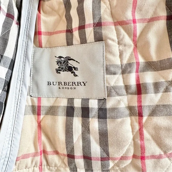 Burberry Quilted Zipped Barn Jacket - Picture 5 of 7